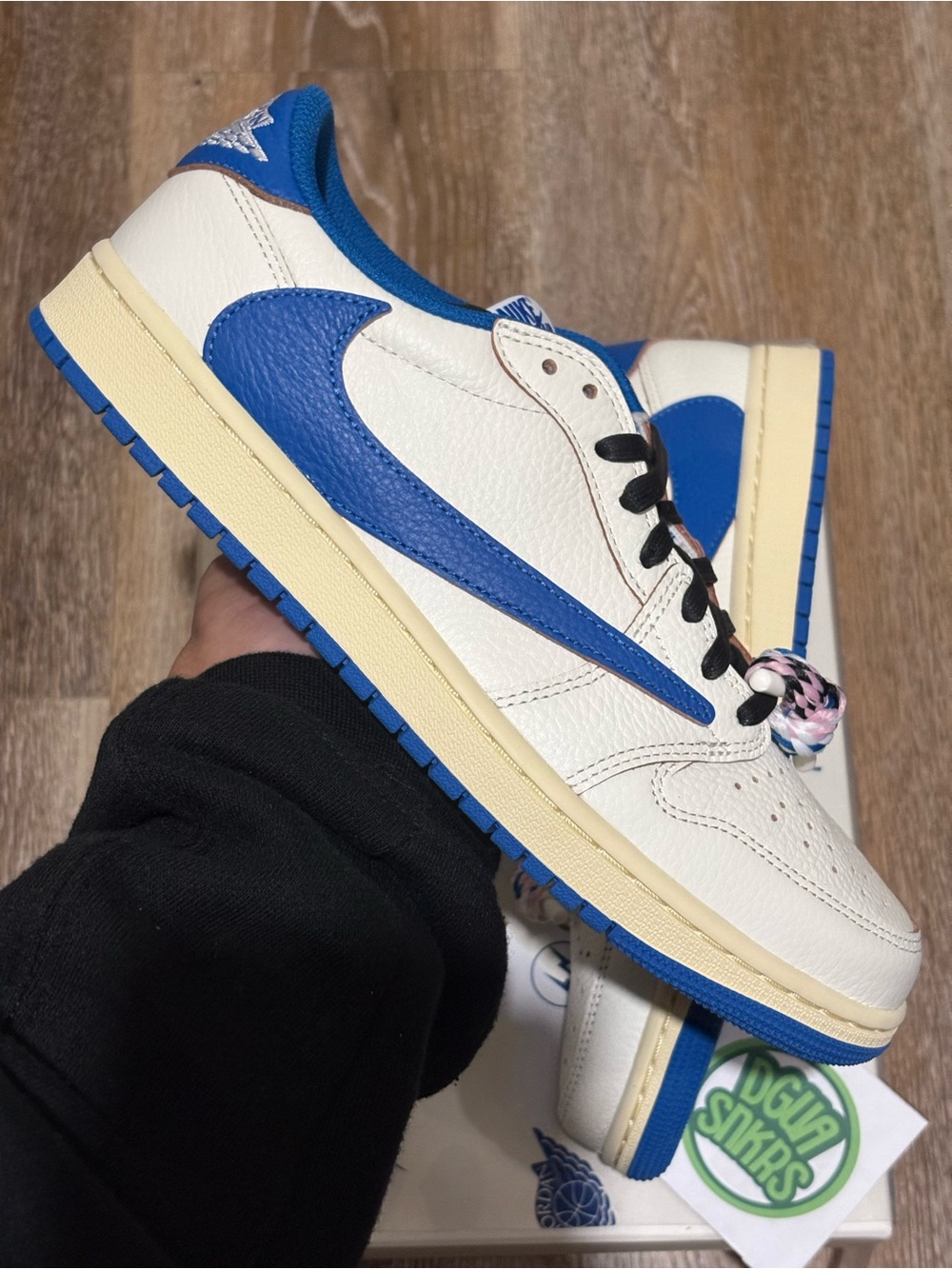 Nike Men’s Low-Top Sneakers - White & Blue